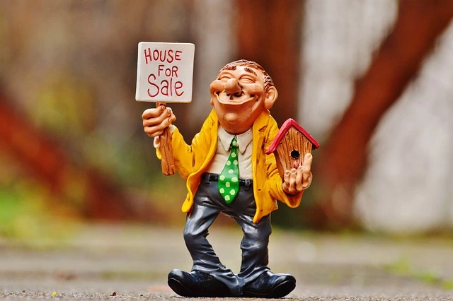 real-estate-agent-figurine