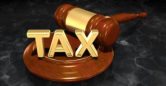 Sales-Tax-law-Changes-depicted-with-a-gravel-and-hammer-with-tax-written-on-it