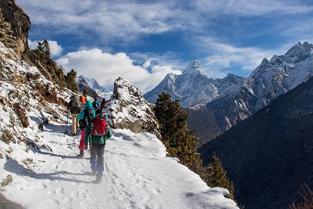 himalayas trekking as a group